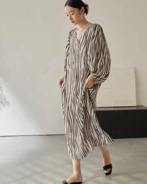 Lockeres Seidenkleid mit Zebra-Print