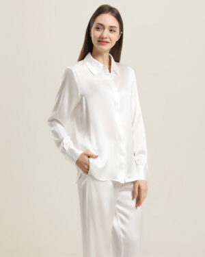 Luxuriöses Seidenhemd-Pyjama-Set