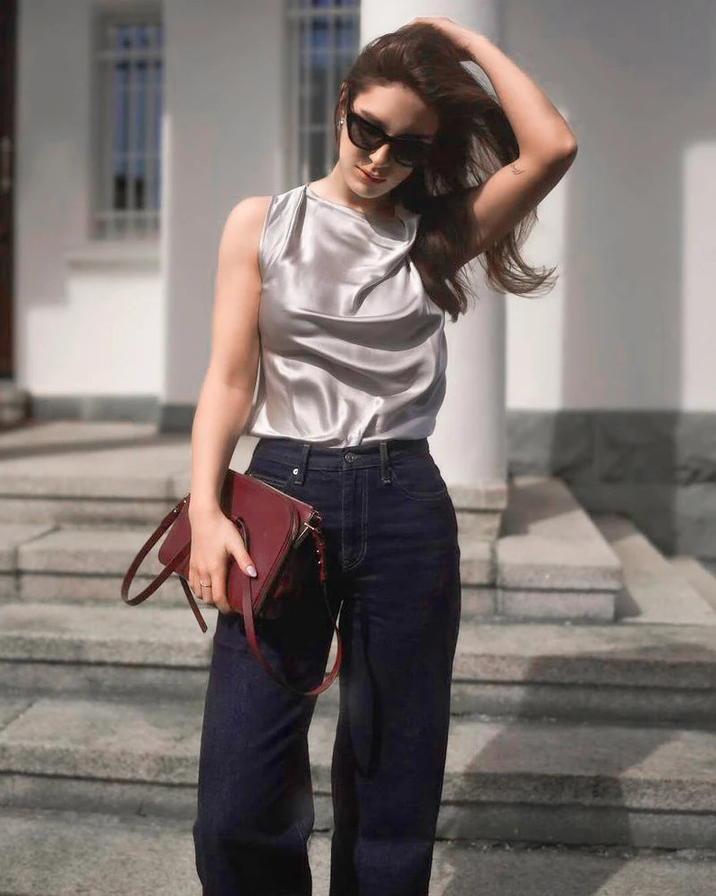 Frauen-Sleeveless Seidenbluse mit Krawattenkragen – Bild 2