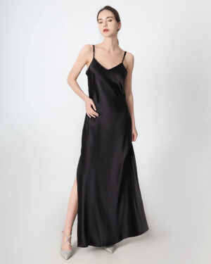 Seiden-Maxi-Kleid mit V-Ausschnitt und Schlitz